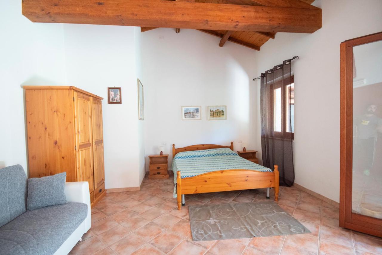 Is Cuccus Bed and Breakfast Masainas Εξωτερικό φωτογραφία