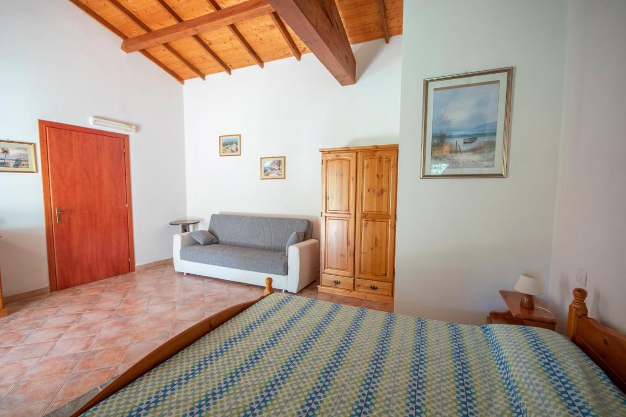 Is Cuccus Bed and Breakfast Masainas Εξωτερικό φωτογραφία