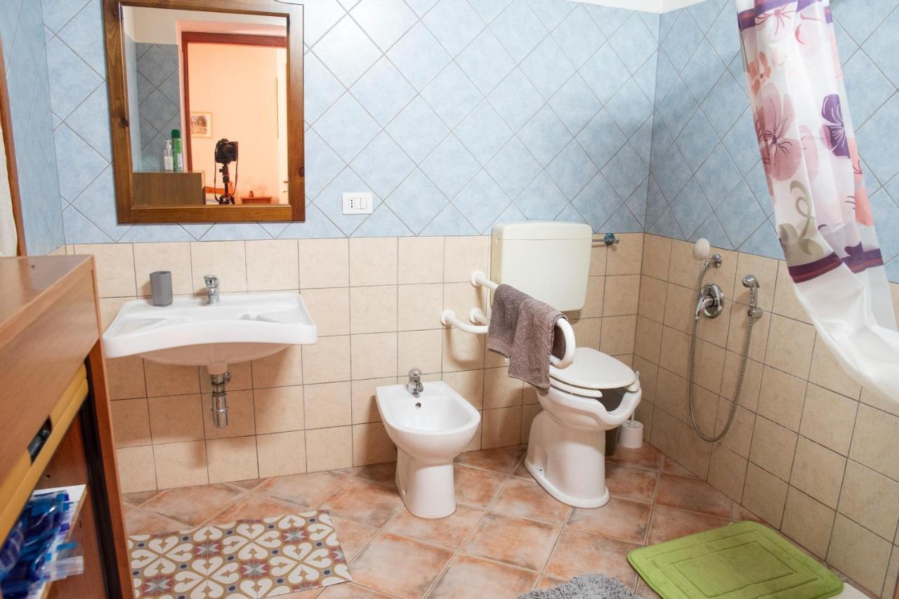 Is Cuccus Bed and Breakfast Masainas Εξωτερικό φωτογραφία