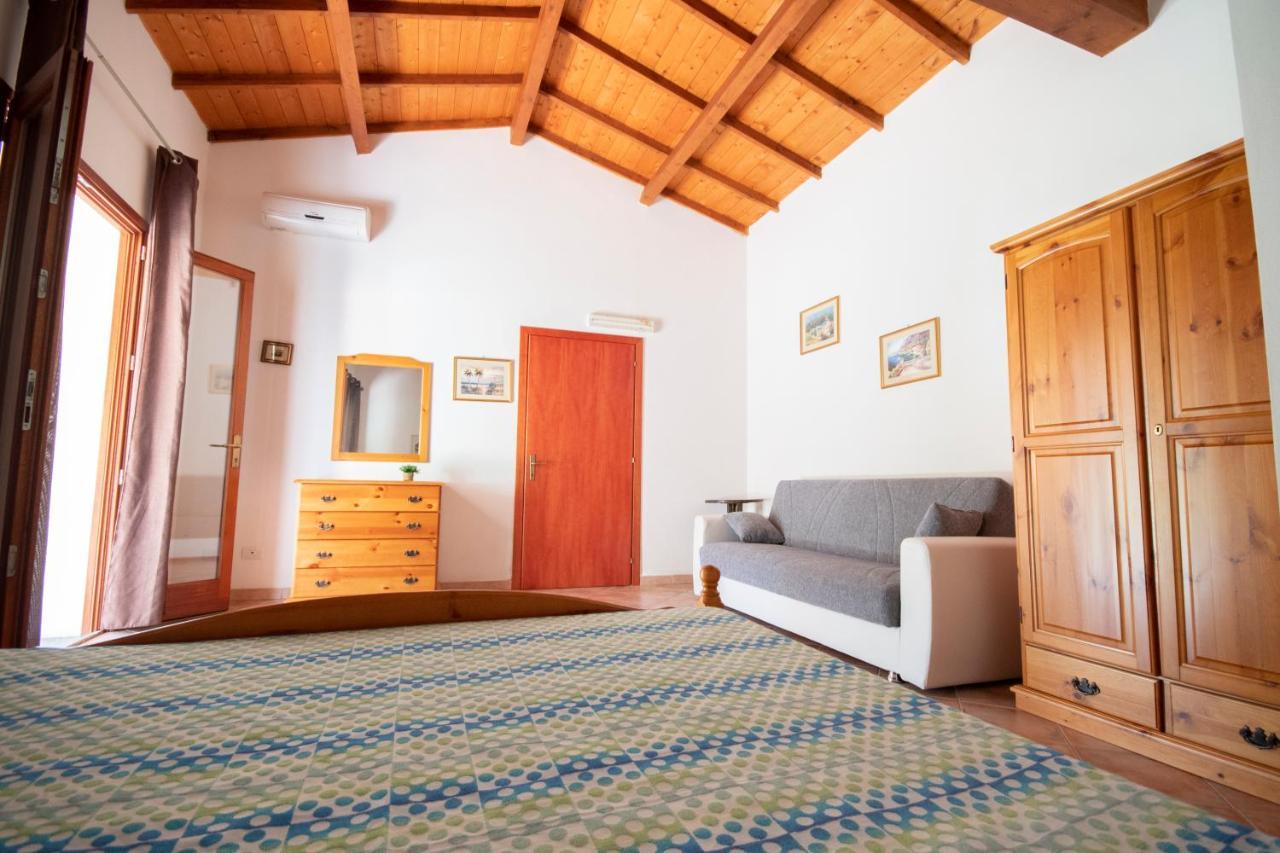 Is Cuccus Bed and Breakfast Masainas Εξωτερικό φωτογραφία