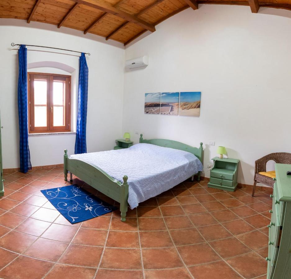 Is Cuccus Bed and Breakfast Masainas Εξωτερικό φωτογραφία