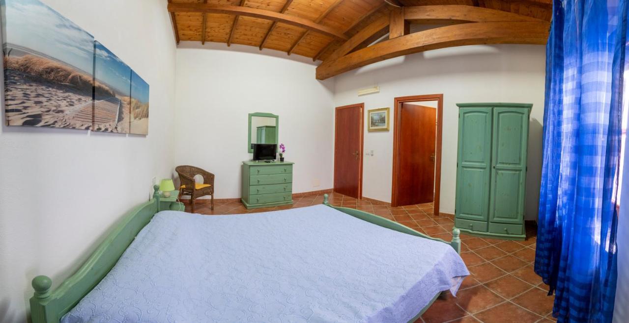 Is Cuccus Bed and Breakfast Masainas Εξωτερικό φωτογραφία