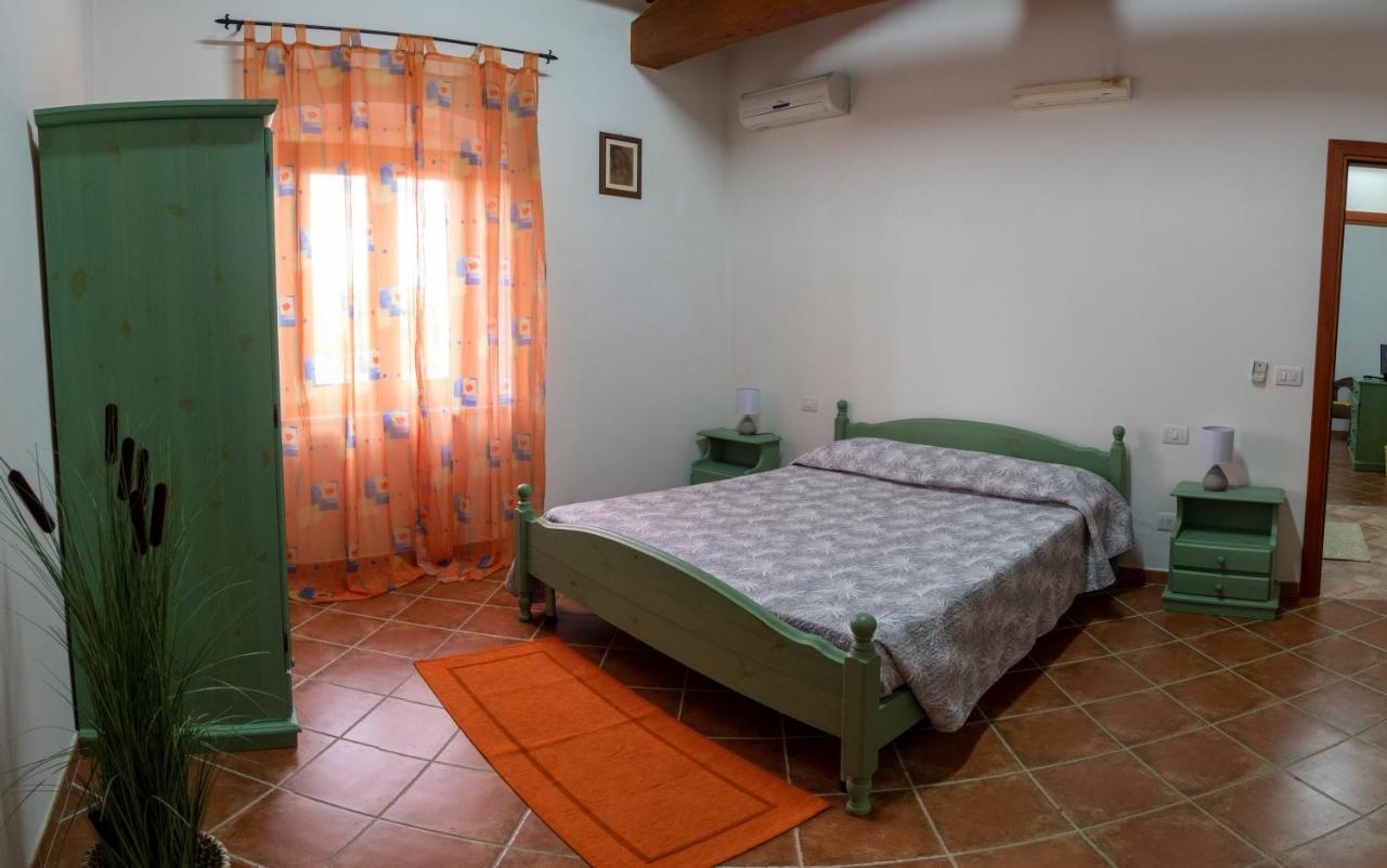 Is Cuccus Bed and Breakfast Masainas Εξωτερικό φωτογραφία
