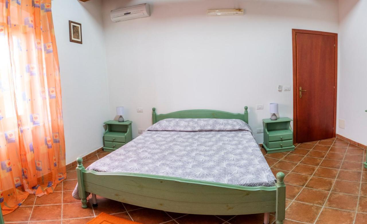 Is Cuccus Bed and Breakfast Masainas Εξωτερικό φωτογραφία
