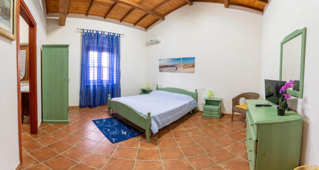 Is Cuccus Bed and Breakfast Masainas Εξωτερικό φωτογραφία