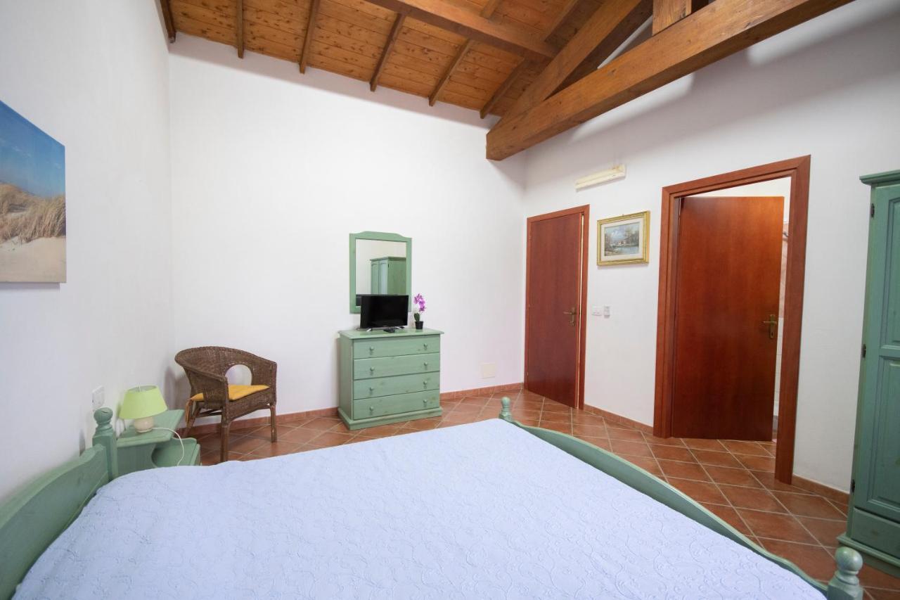 Is Cuccus Bed and Breakfast Masainas Εξωτερικό φωτογραφία